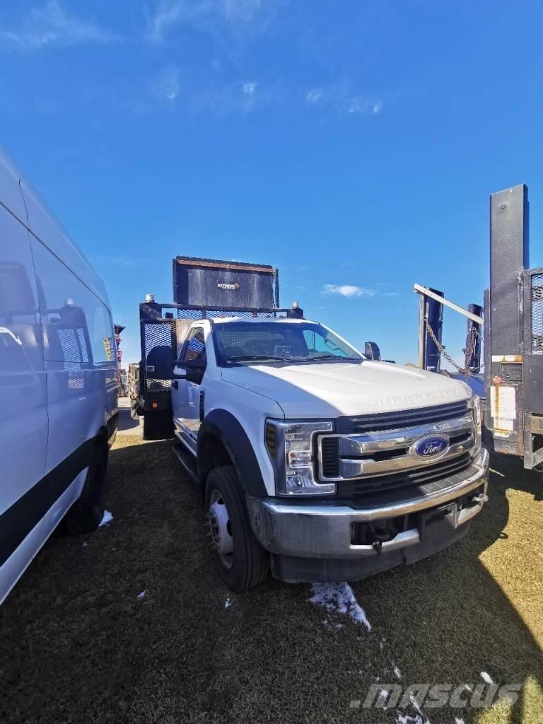 Ford F 550 XLT 平ボディー