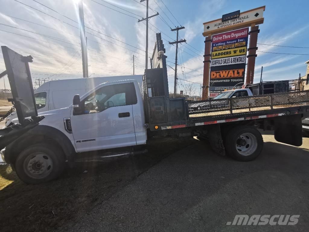 Ford F 550 XLT 平ボディー