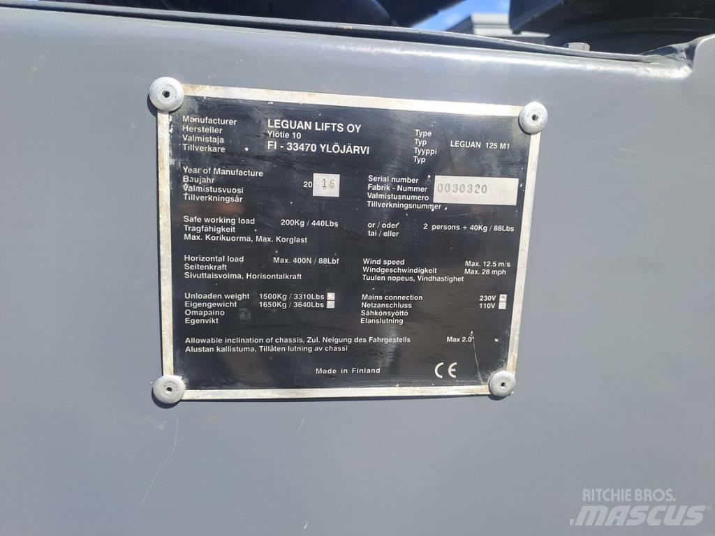 Leguan 125 小型自走式ブームリフト