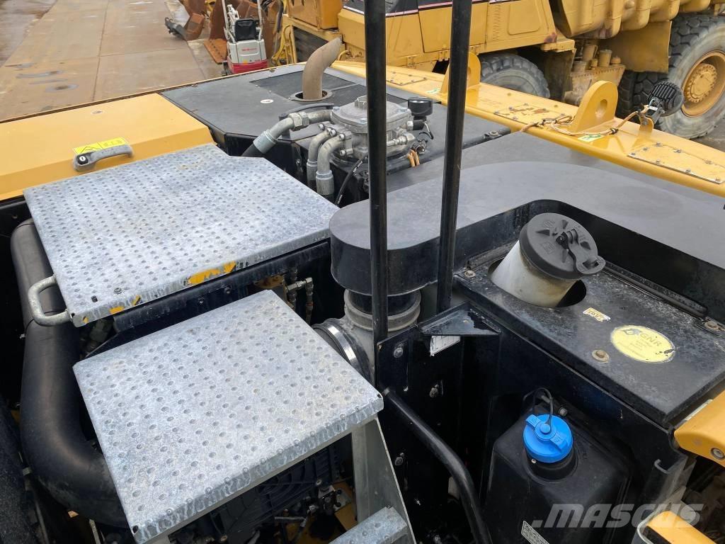 CAT M316F NVT ホイール式油圧ショベル（パワーショベル・ユンボ・バックホー）