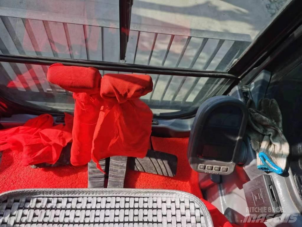 Volvo EC 210 B LC 大型油圧ショベル12t以上（パワーショベル・ユンボ）