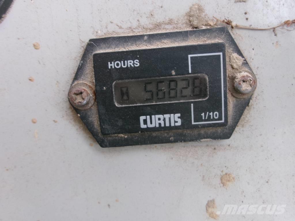 Takeuchi TB 175 中型油圧ショベル 7ｔ-12ｔ（ユンボ・パワーショベル・バックホー）