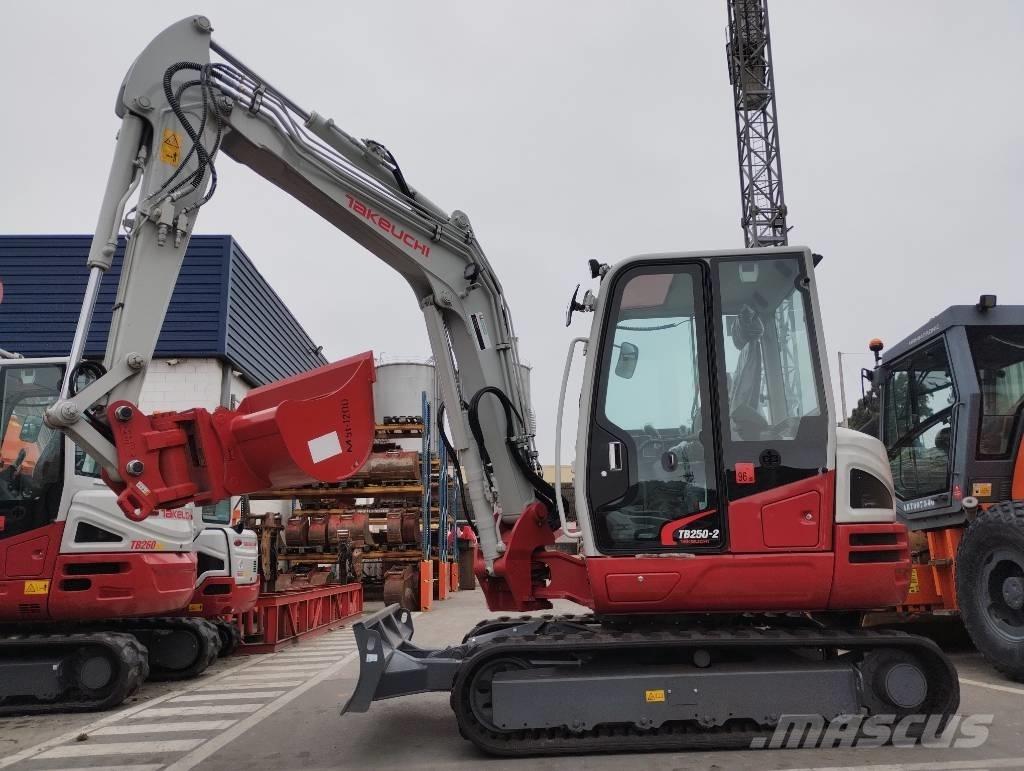 Takeuchi TB 250 2 ミニ油圧ショベル 7t以下（ミニユンボ・ミニディガー）