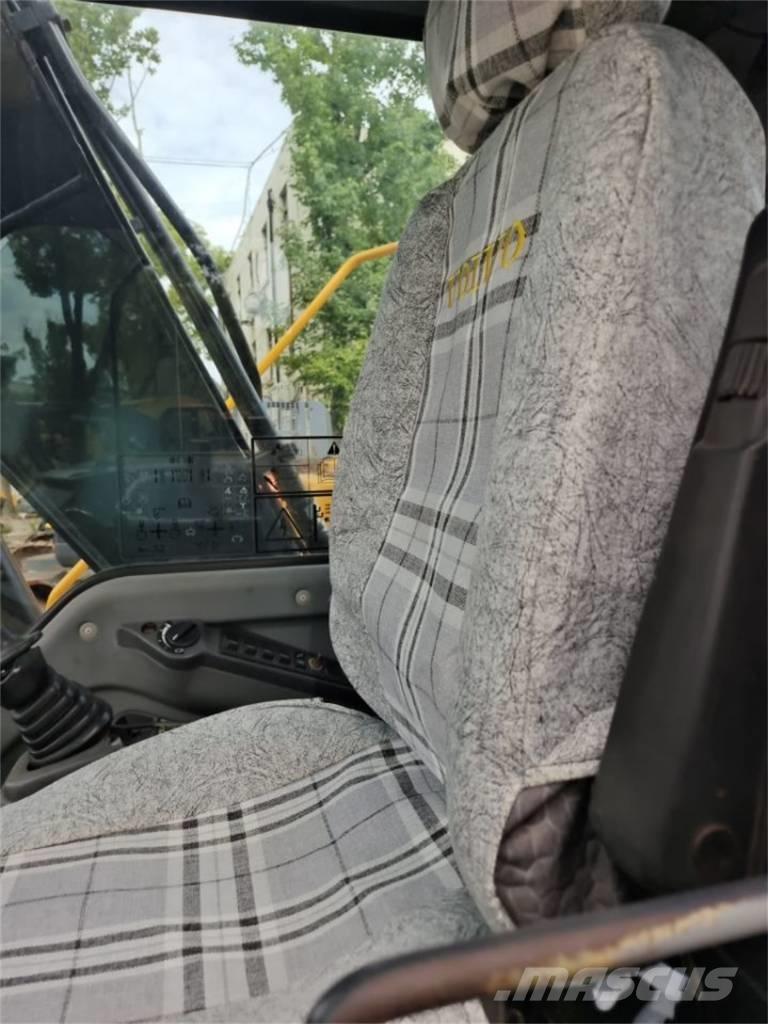 Volvo EC 140 B LC 大型油圧ショベル12t以上（パワーショベル・ユンボ）