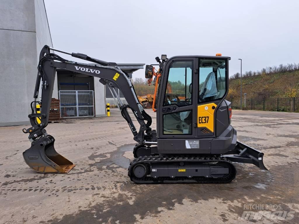 Volvo EC 37 F ミニ油圧ショベル 7t以下（ミニユンボ・ミニディガー）