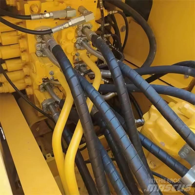 Komatsu PC 200 大型油圧ショベル12t以上（パワーショベル・ユンボ）