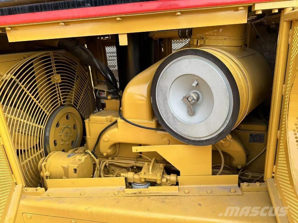 CAT D 8 R ブルドーザー