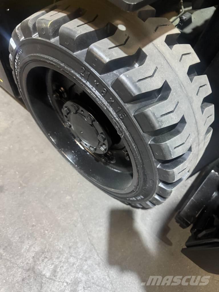 Hyster E 60 XN バッテリーフォークリフト