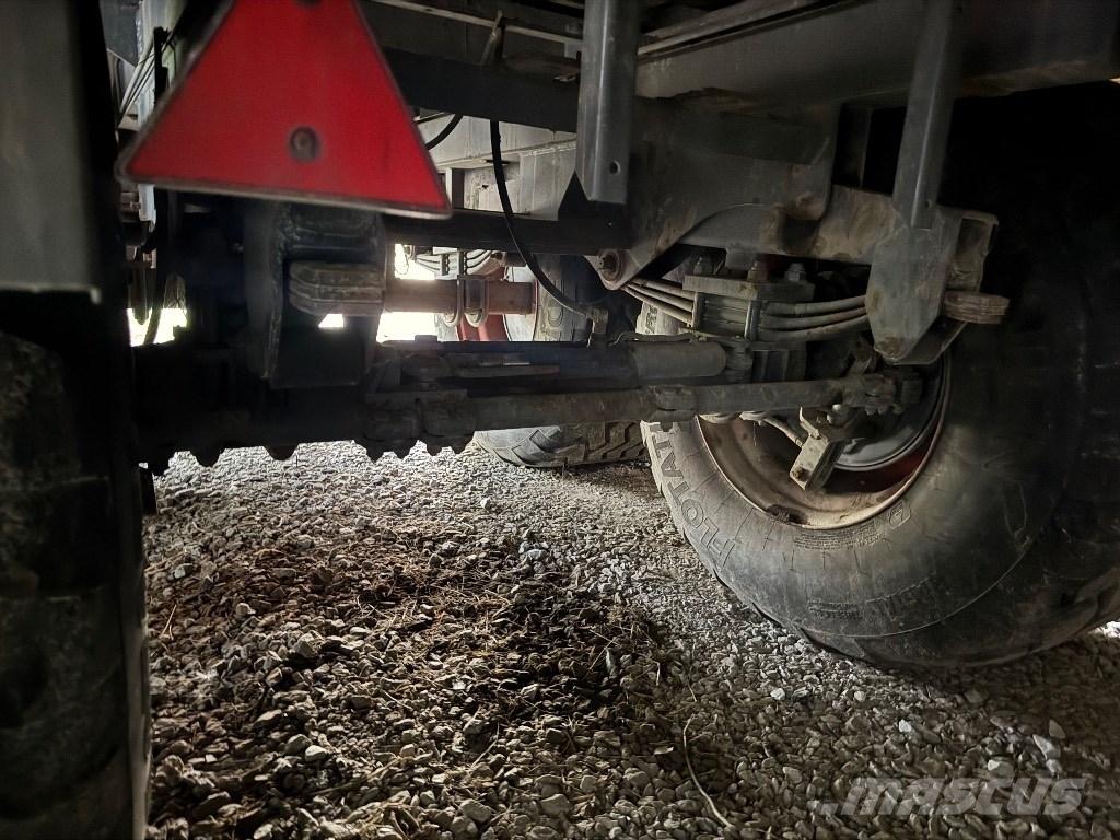 CLAAS Quantum 5800 P セルフローディングトレーラー