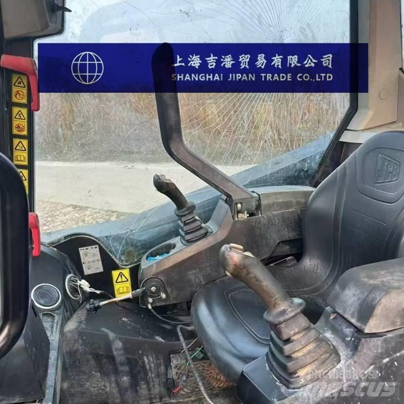 JCB 155 スキッドステアローダー