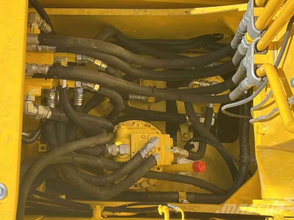 Komatsu PC 130 大型油圧ショベル12t以上（パワーショベル・ユンボ）