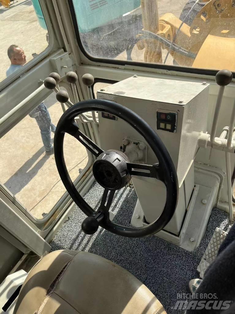 CAT 140 K モーターグレーダー