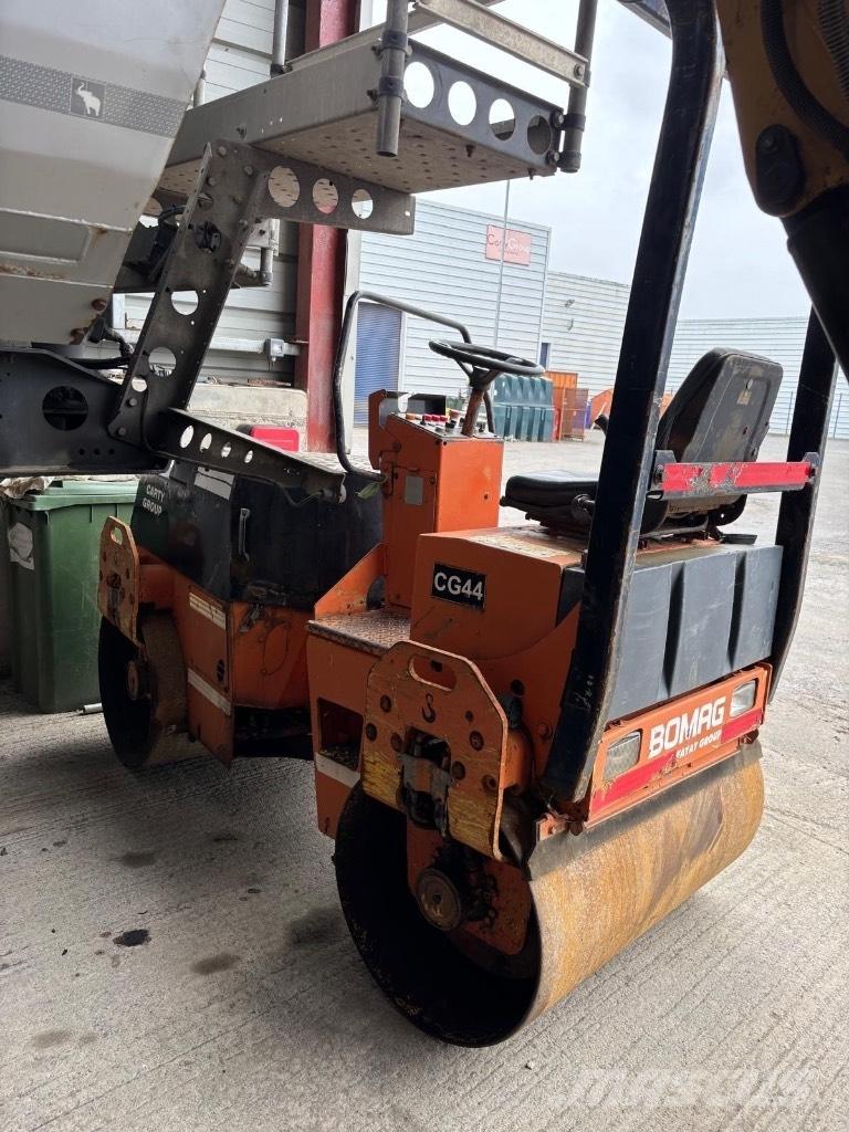 Bomag BW120 AD-3 タンデムローラ
