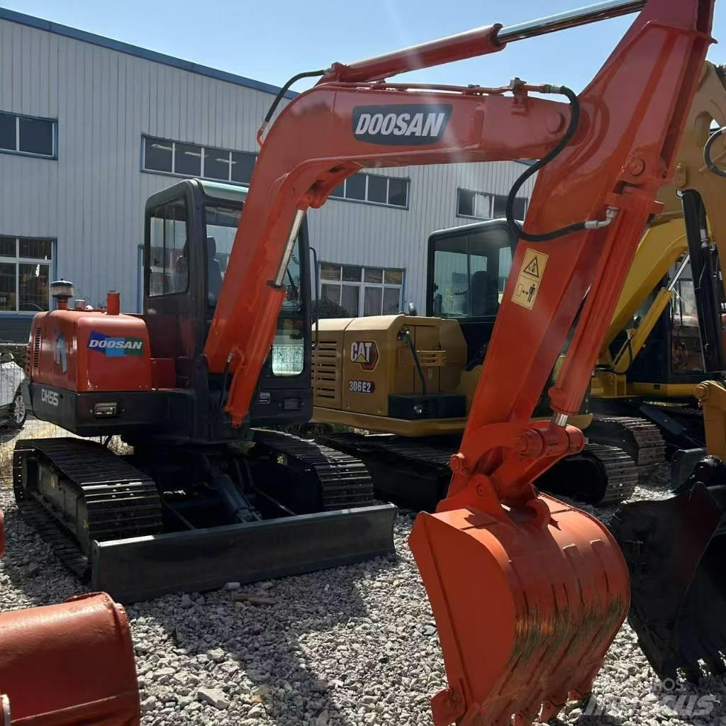 Doosan 55 大型油圧ショベル12t以上（パワーショベル・ユンボ）