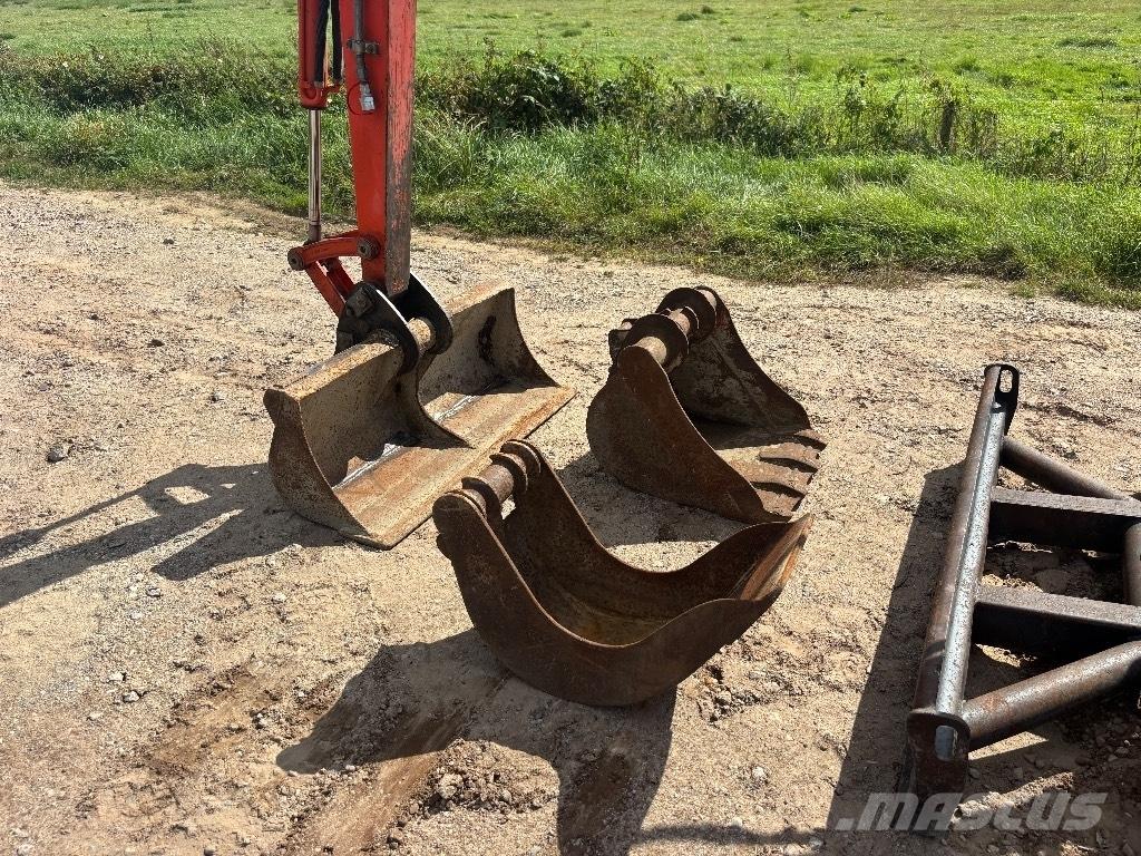 Kubota KX 121-3 ミニ油圧ショベル 7t以下（ミニユンボ・ミニディガー）