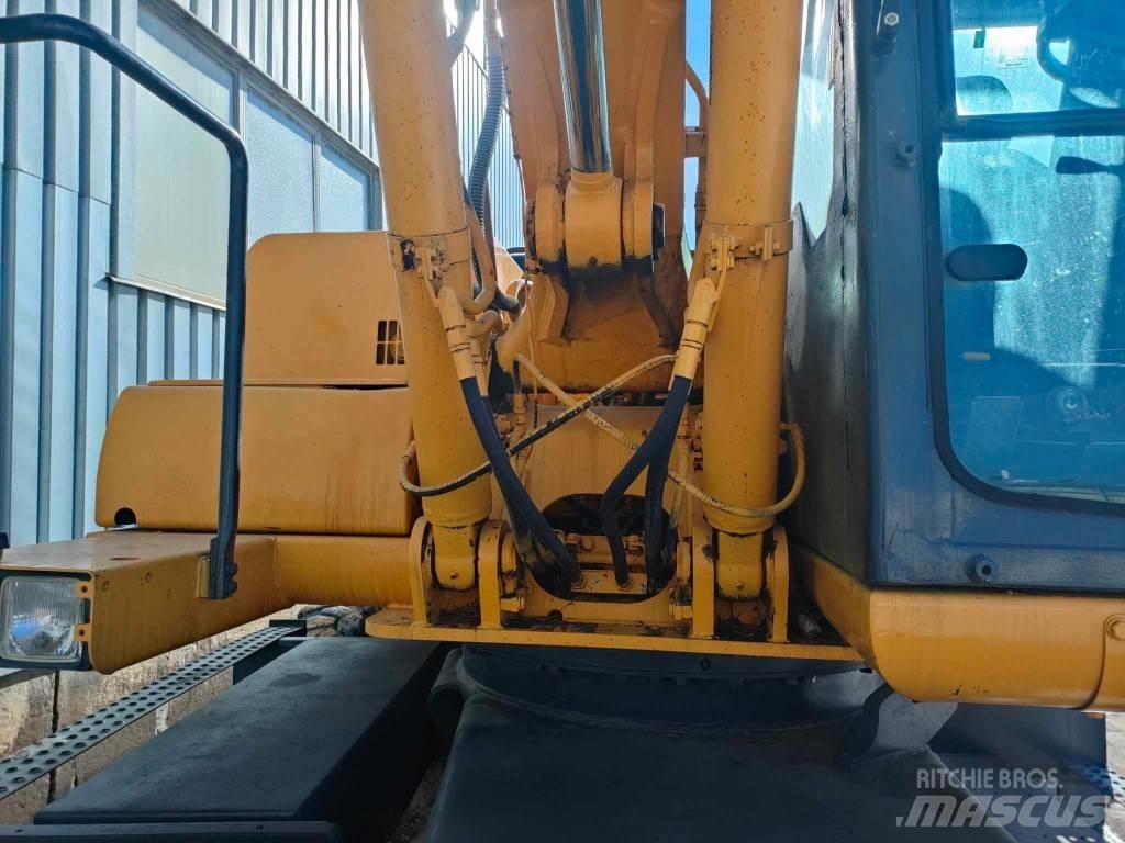 Komatsu PW 130ES-6K ホイール式油圧ショベル（パワーショベル・ユンボ・バックホー）