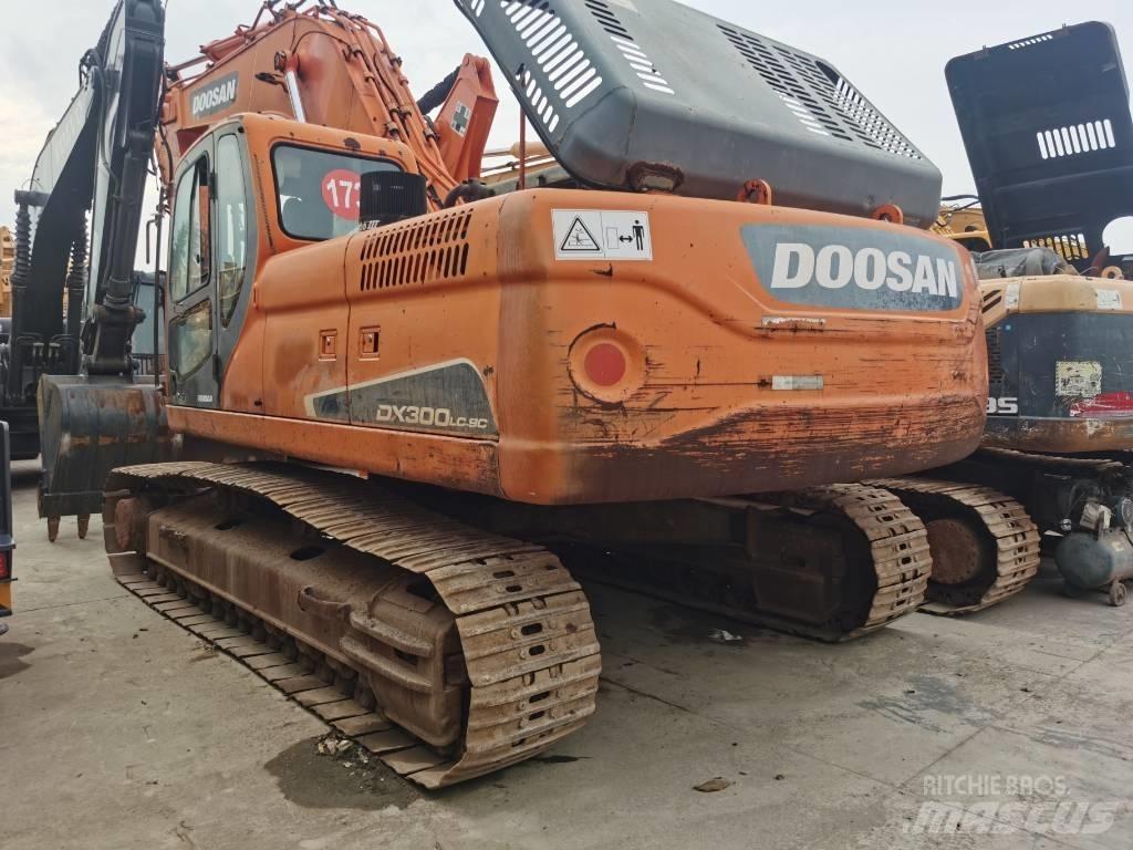 Doosan DX 300 LC 大型油圧ショベル12t以上（パワーショベル・ユンボ）