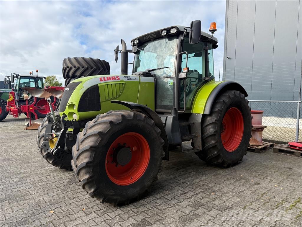 CLAAS Ares 697 ATZ トラクター
