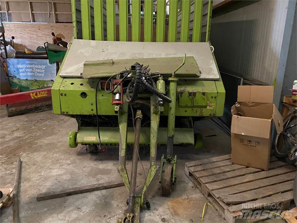 CLAAS Sprint 335 P セルフローディングトレーラー
