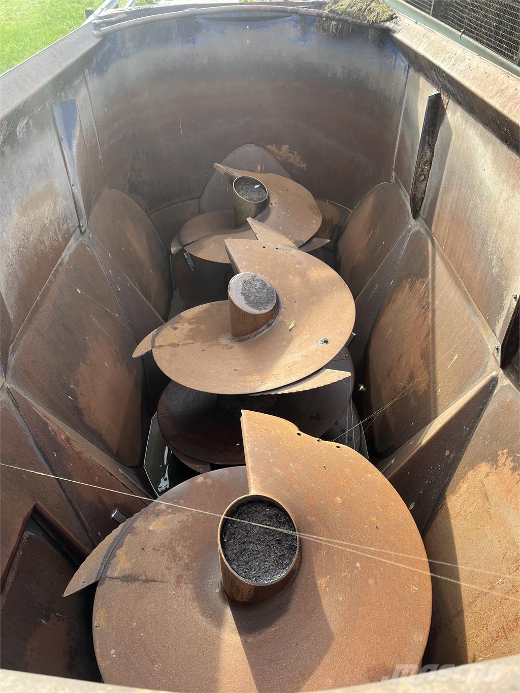  Europcomp Dualmix ミキサーフィーダー