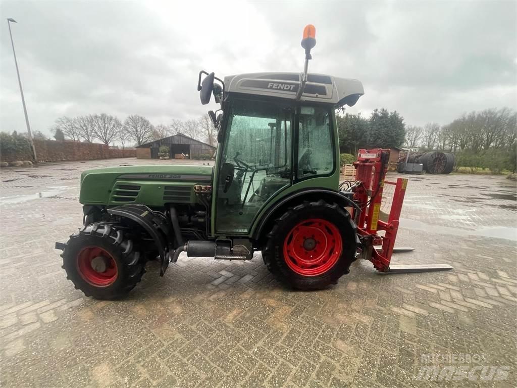 Fendt 208V トラクター