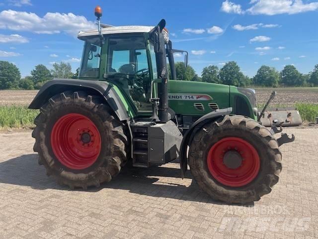 Fendt 714 Com3 トラクター