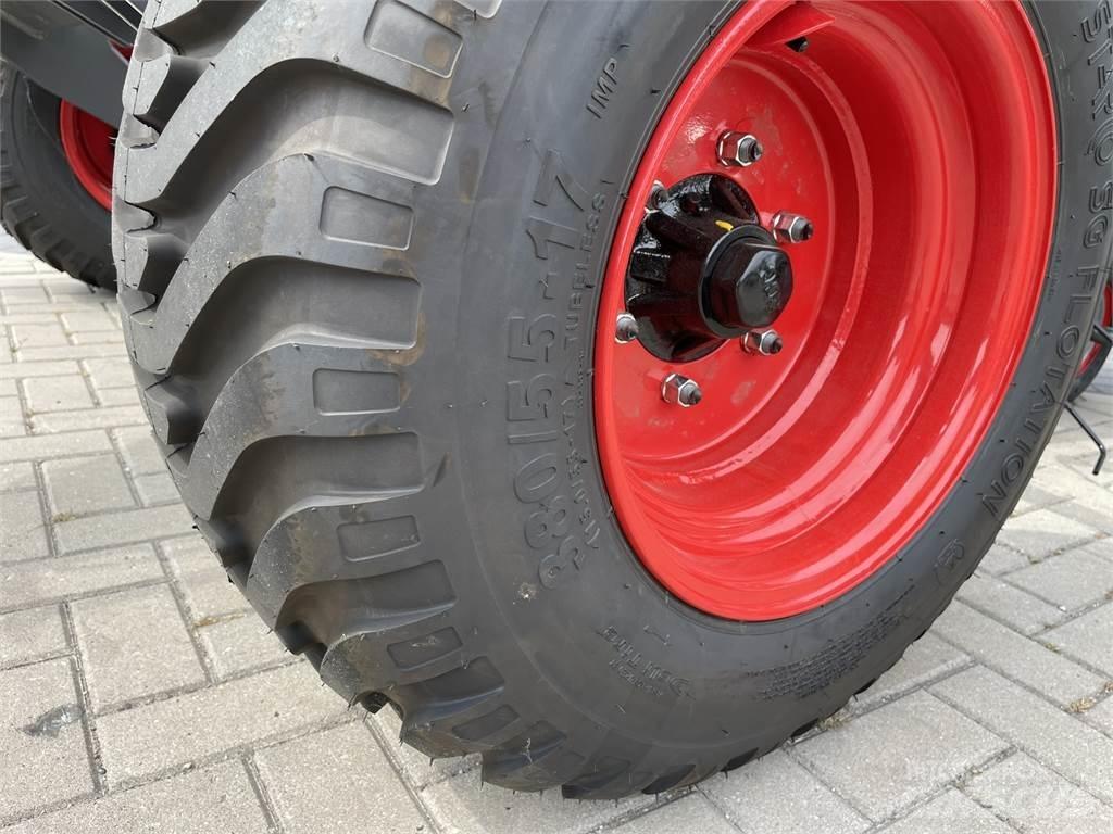 Fendt Lotus 1250 テッダー・テッダーレーキ