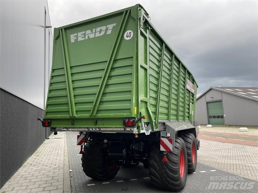 Fendt Tigo 60 PR セルフローディングトレーラー