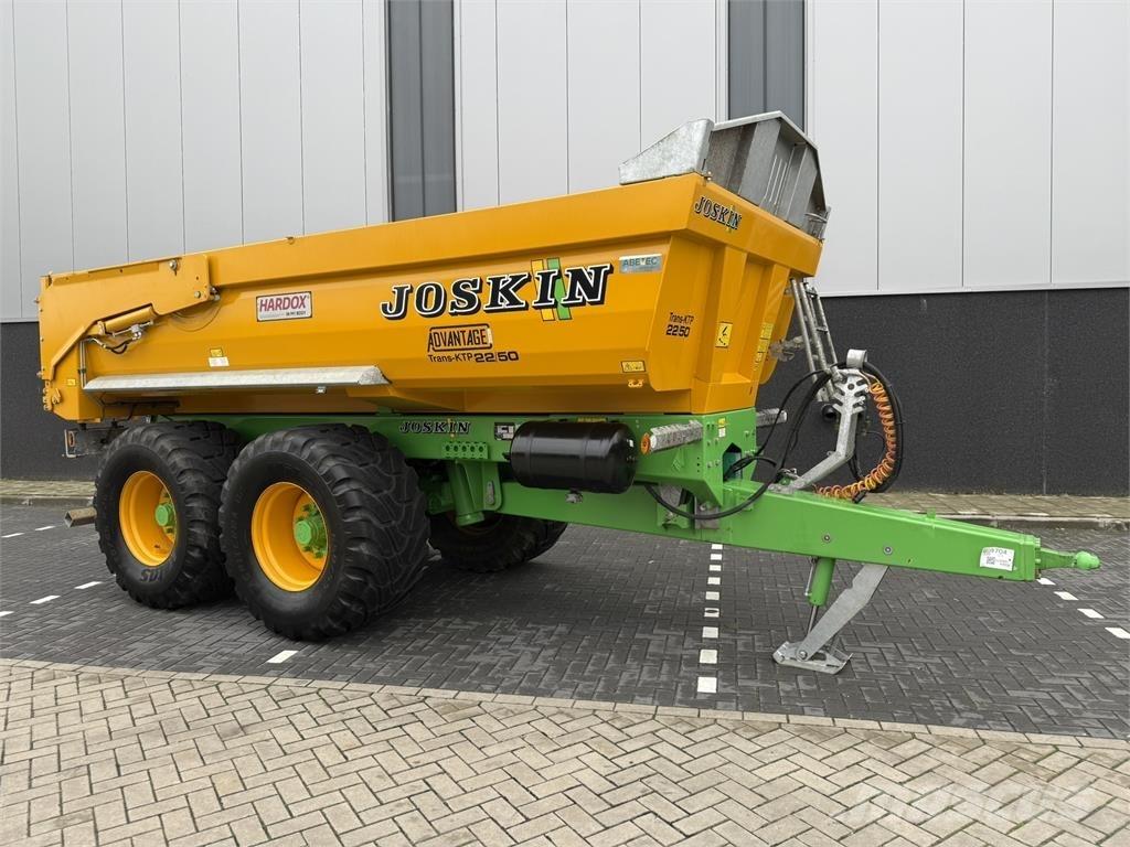 Joskin KTP 22/50 家畜輸送用トレーラー