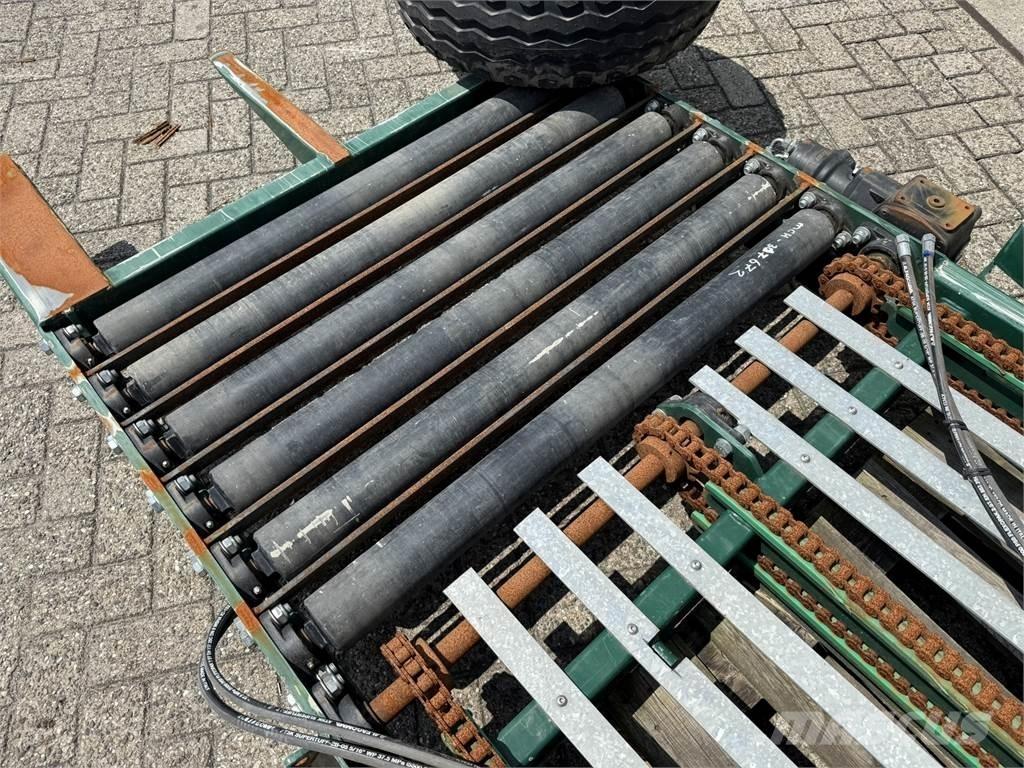  Kistenplateau ジャガイモ収穫機・掘取機