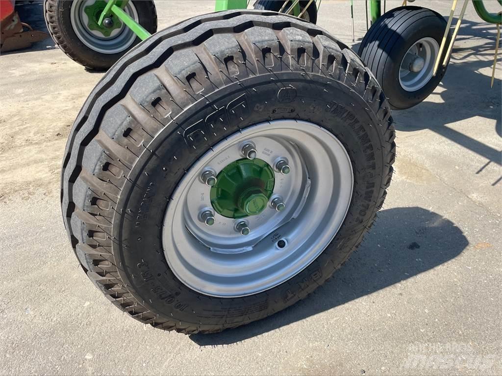Krone KWT 11.22 テッダー・テッダーレーキ