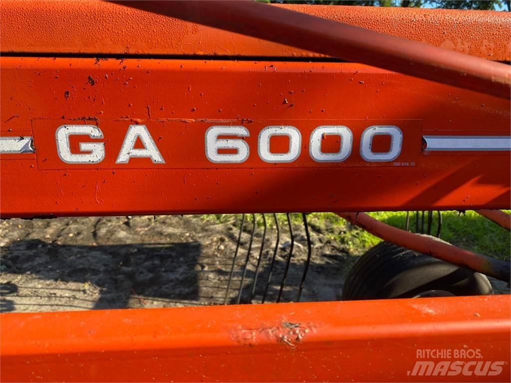 Kuhn GA 6000 テッダー・テッダーレーキ