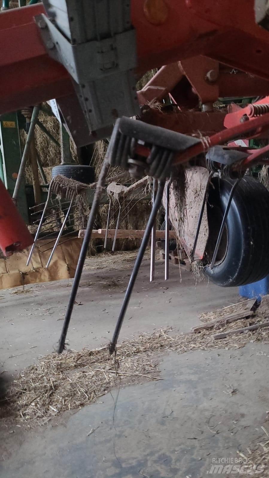 Kuhn GF 13002 テッダー・テッダーレーキ