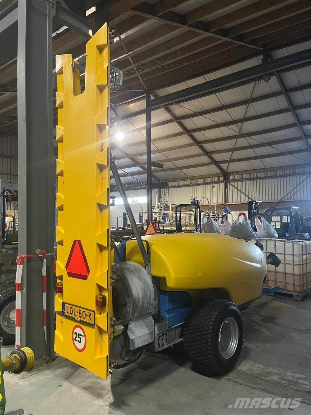  KWH Mistral 1500 牽引型スプレイヤー