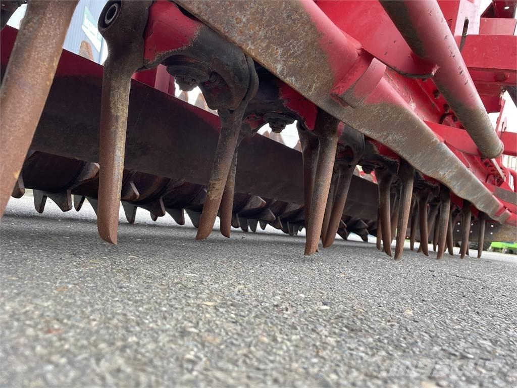 Lely 300-35 パワーハローとロータリーハロー
