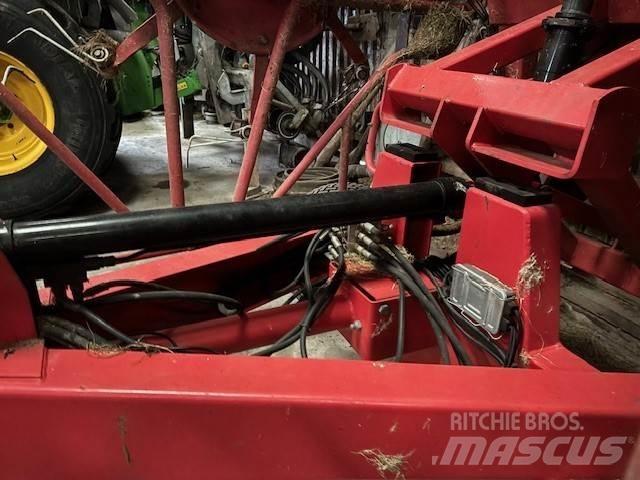 Lely Lotus 1020 テッダー・テッダーレーキ