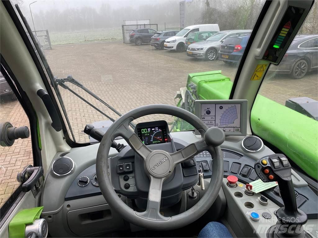 Merlo TF 38.7 農業用テレハンドラー