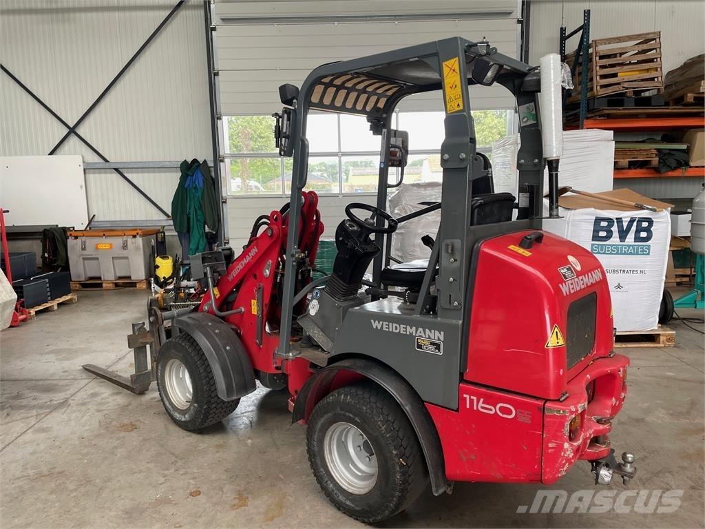 Weidemann 1160cx35 フロントローダーとディガー