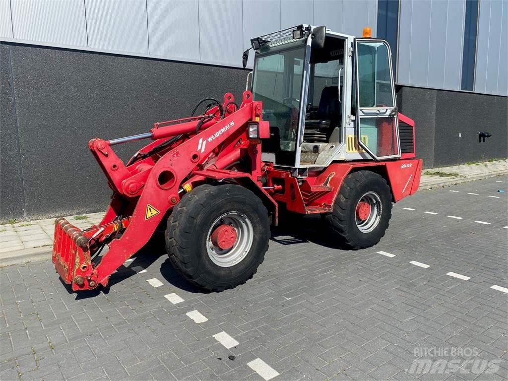 Weidemann 4204 D/P フロントローダーとディガー