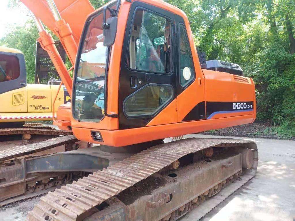 Doosan DH 300 LC-7 大型油圧ショベル12t以上（パワーショベル・ユンボ）
