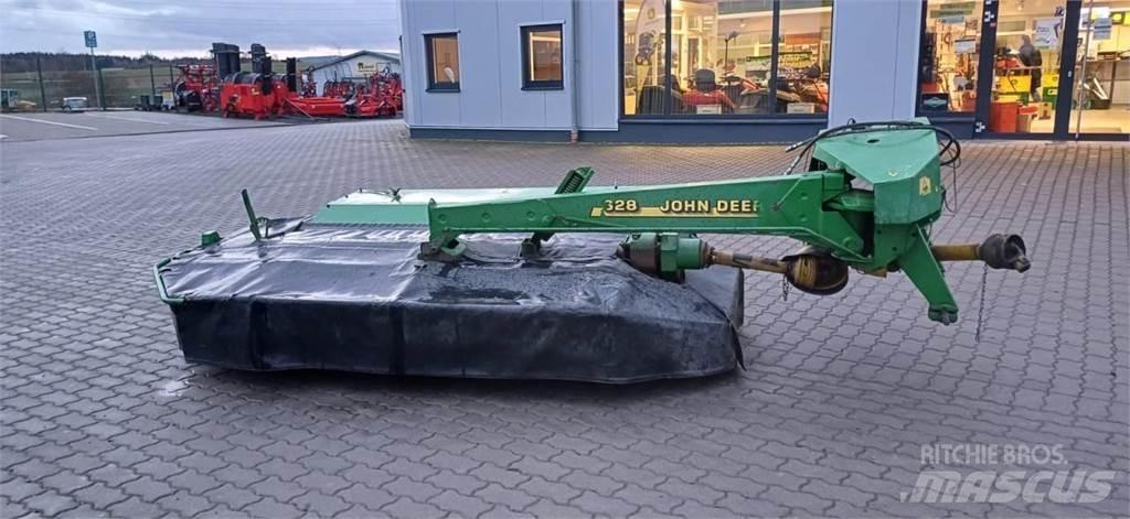 John Deere 328 芝刈り機