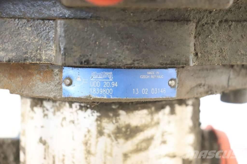 GiANT V 6004 T 油圧機