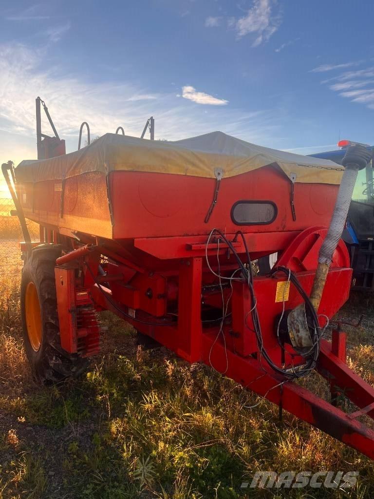 Överum 4012 ミネラル散布機