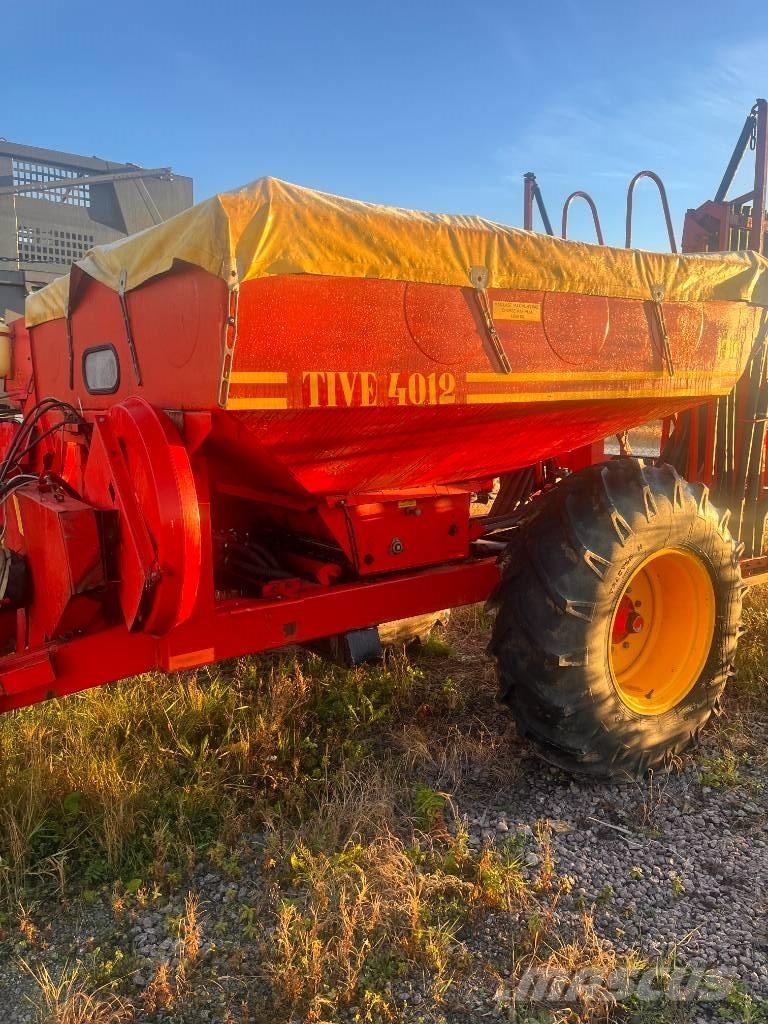 Överum 4012 ミネラル散布機