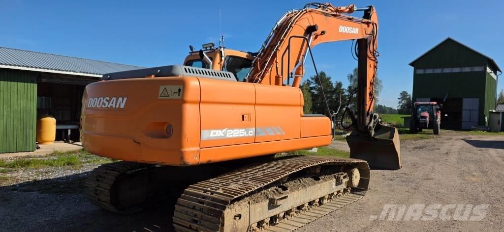 Doosan DX 225 LC 大型油圧ショベル12t以上（パワーショベル・ユンボ）