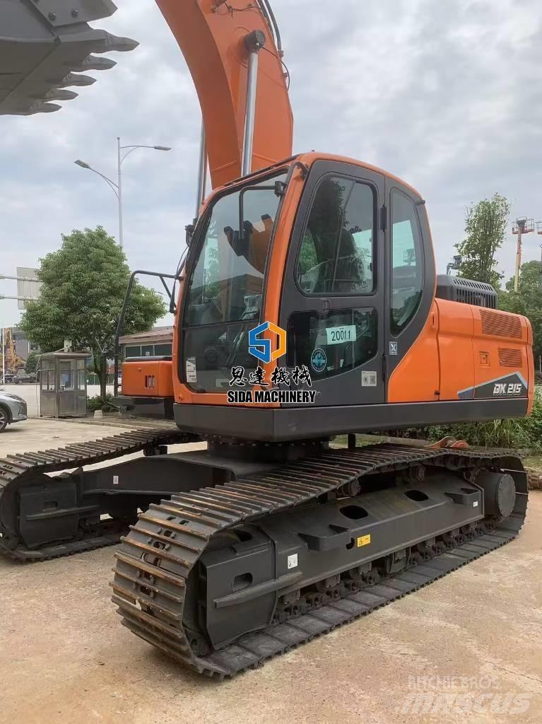 Develon DX 215 中型油圧ショベル 7ｔ-12ｔ（ユンボ・パワーショベル・バックホー）