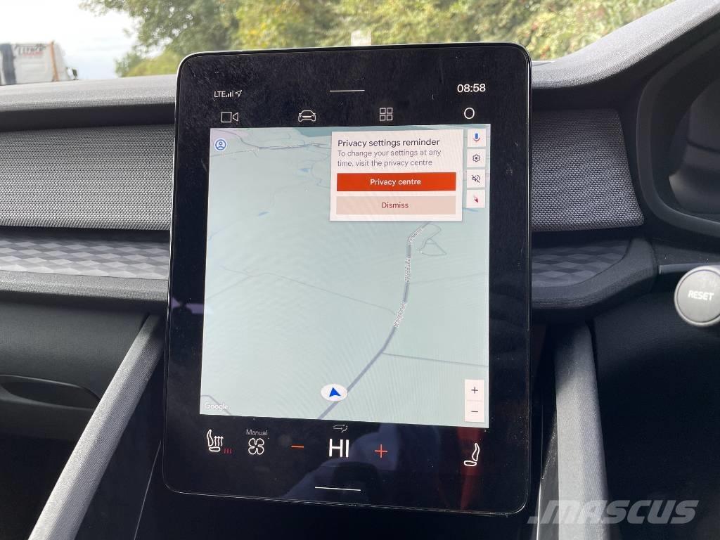  Polestar  2 自動車