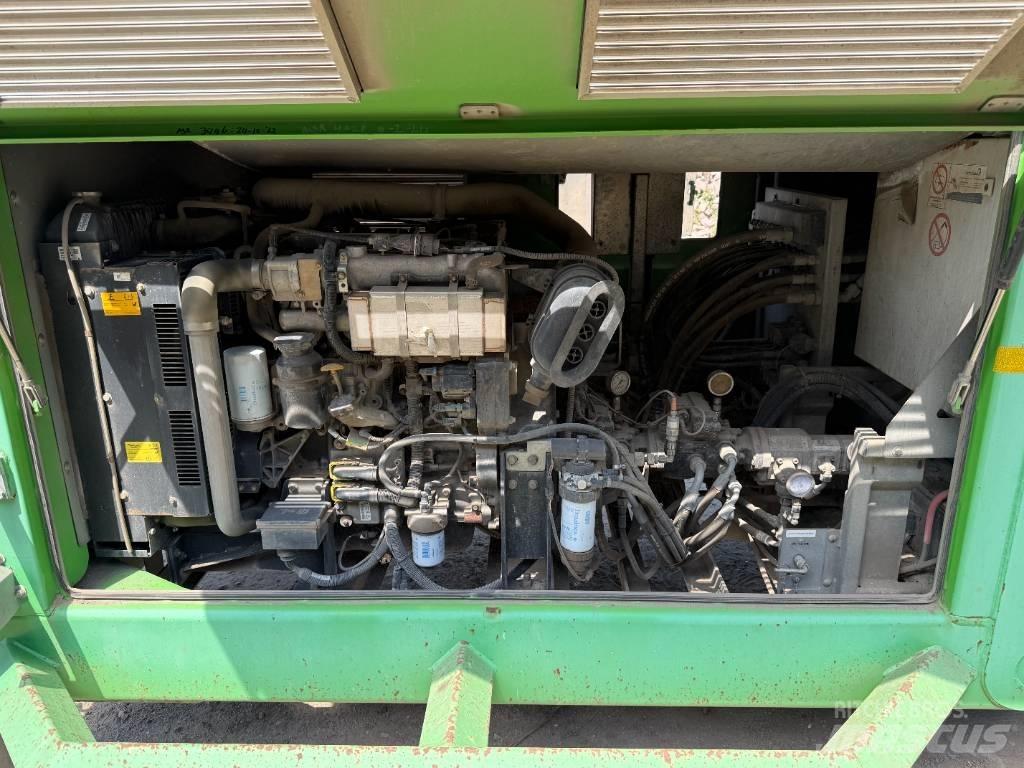 Terra Select T50 自走式スクリーン