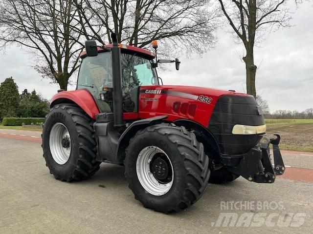Case IH Magnum 250 トラクター