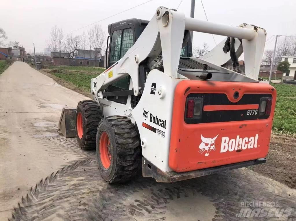 Bobcat S 770 スキッドステアローダー